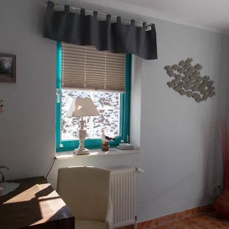 Moewe Am Neuensiener Inclusive 2 Raeder *