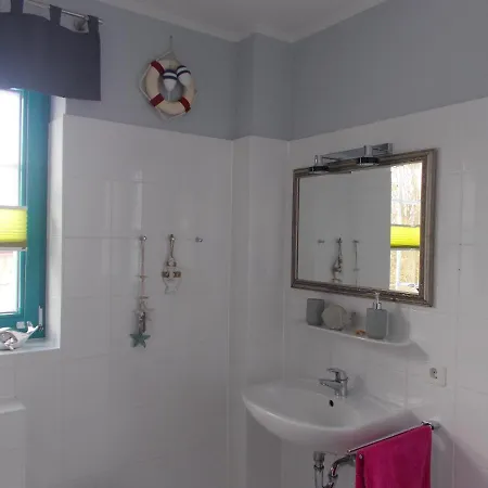 Moewe Am Neuensiener Inclusive 2 Raeder Appartement